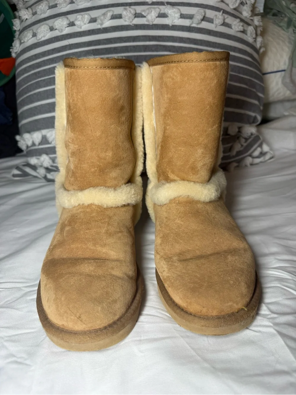 Ugg Australia Carter Chestnut Shearling Lined
Boots 1005803 Womens Size 7 - Picture 2 of 5